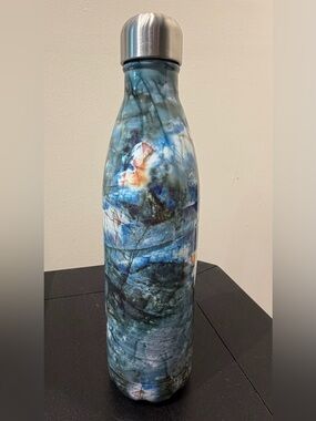 Swell Marbled Blue Stainless large Water Bottle - NWT - 25 oz.